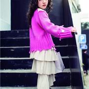 甜美女孩又来了，她有专属的林馨儿童装