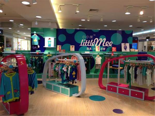 小小米时尚童装店铺展示
