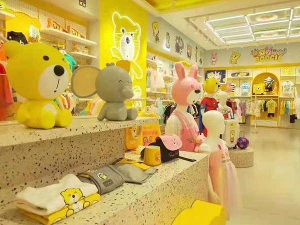 卜吉熊青少年装店铺展示