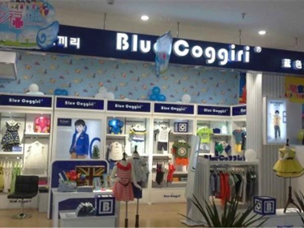蓝色大象时尚童装店铺展示