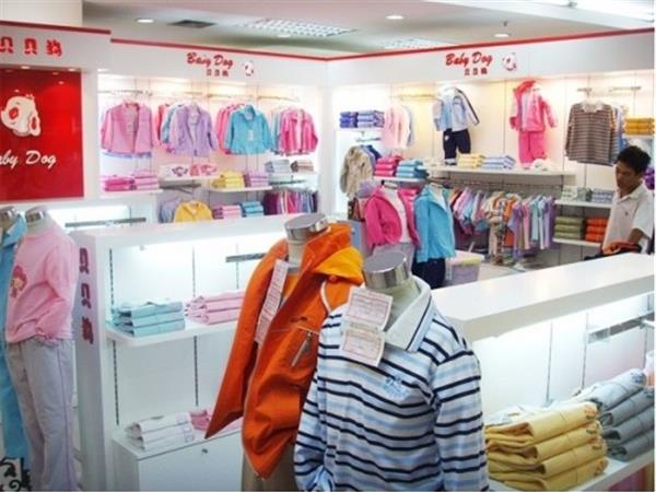 贝贝狗时尚童装店铺展示