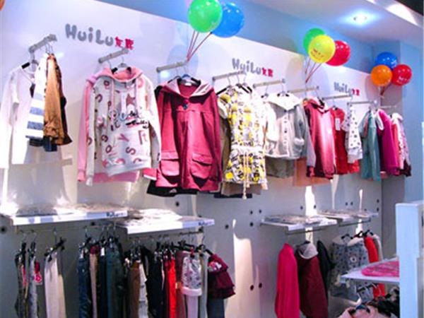 灰鹿时尚童装店铺展示