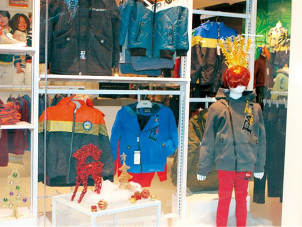 世纪宝贝青少年装店铺展示