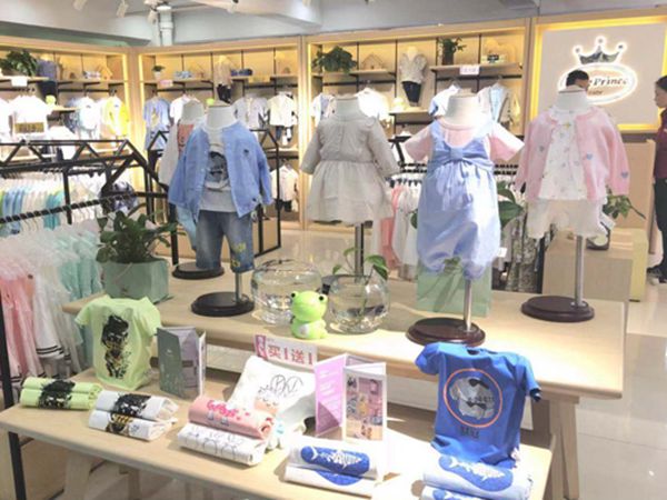 可拉比特时尚童装店铺展示