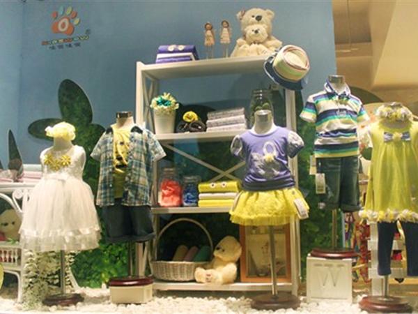 哇喔森堡婴童装店铺展示