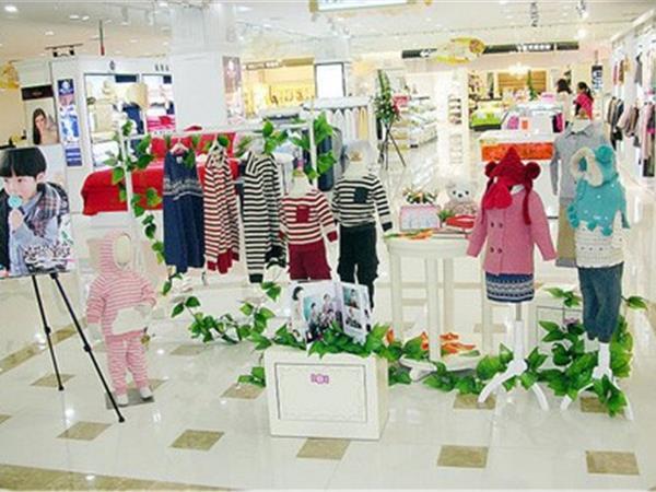 甜心皇冠时尚童装店铺展示