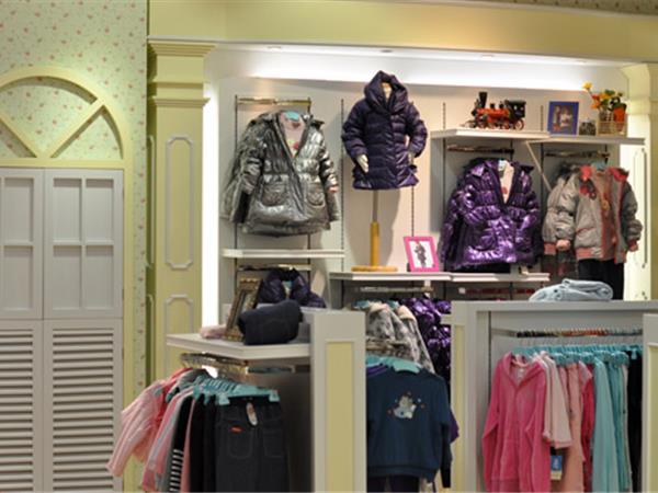 博历童品时尚童装店铺展示