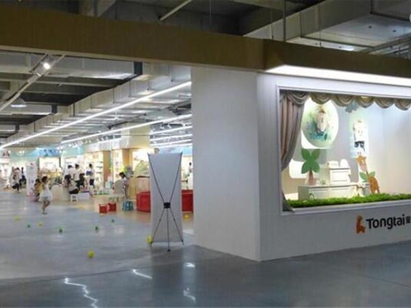 童泰婴童装店铺展示
