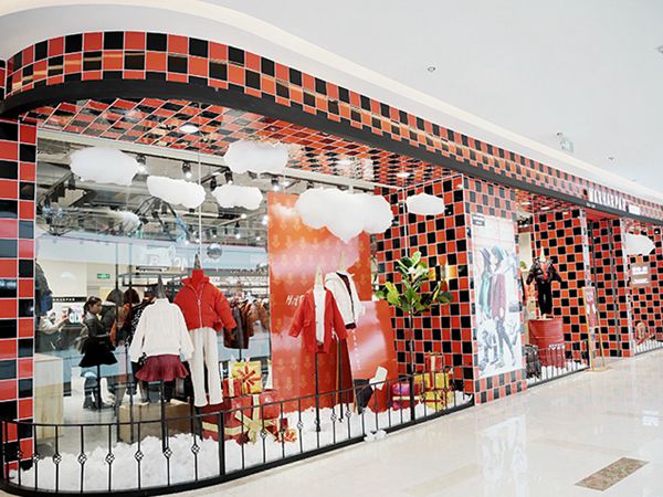 麦哈派青少年装店铺展示