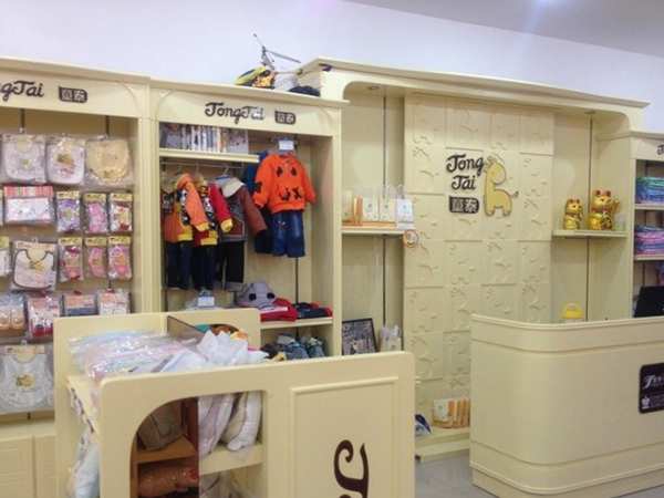 童泰婴童装店铺展示