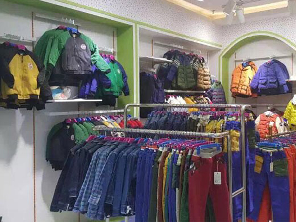 米奇米妮婴童装店铺展示