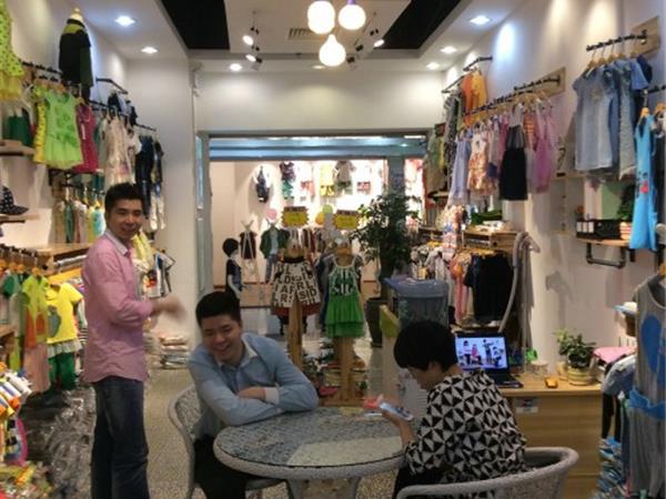 TONGCUIWU时尚童装店铺展示