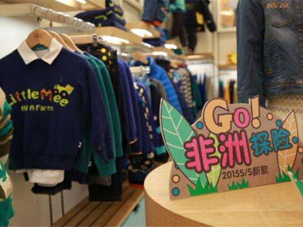 小小米时尚童装店铺展示