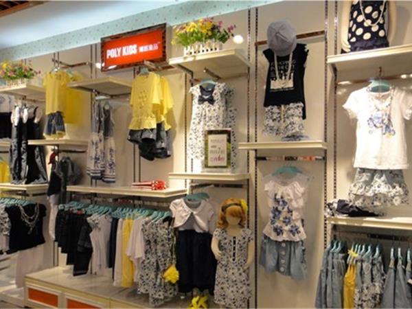 博历童品时尚童装店铺展示
