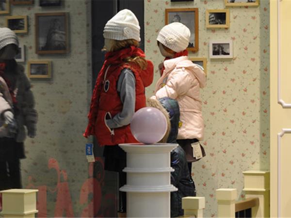 博历童品时尚童装店铺展示