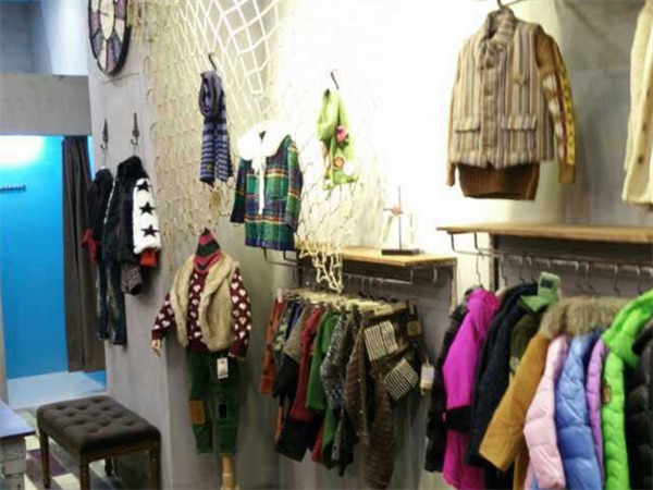 XX&NN青少年装店铺展示