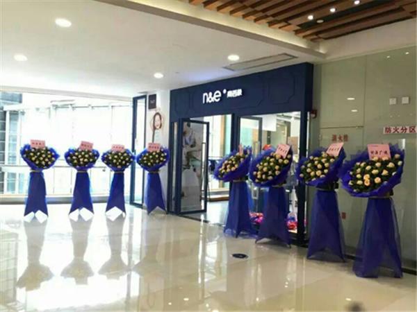 南西象时尚童装店铺展示