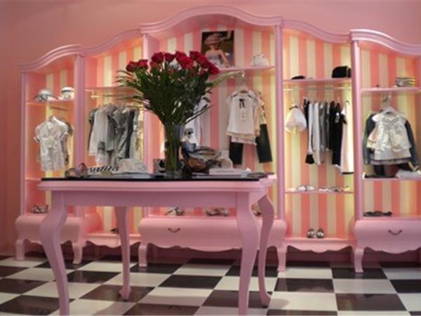 W&KAM 蒙娜丽莎时尚童装店铺展示