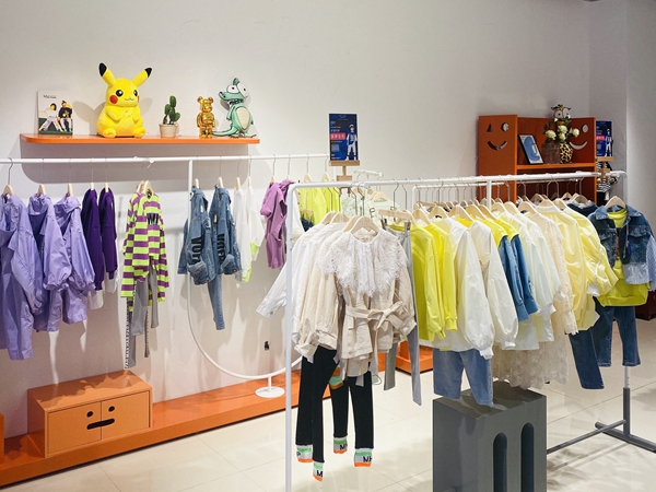麦哈派青少年装店铺展示