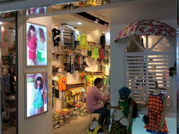 TONGCUIWU时尚童装店铺展示