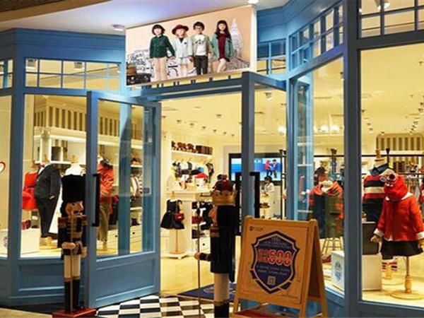小神童时尚童装店铺展示