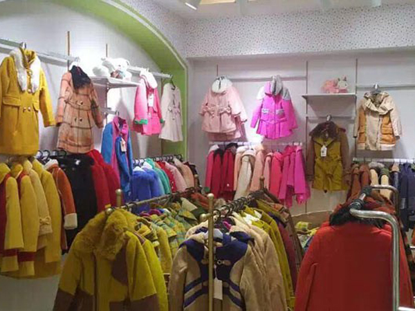 米奇米妮婴童装店铺展示