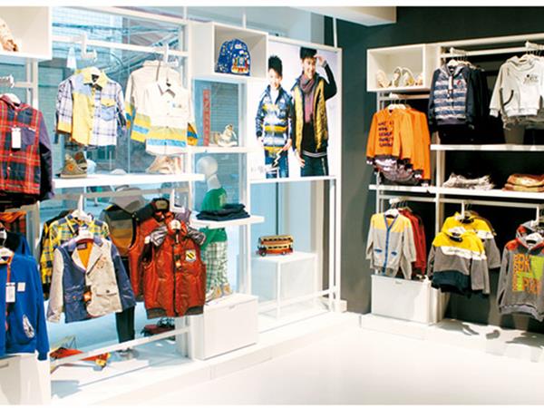 世纪宝贝青少年装店铺展示