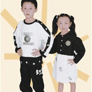笨笨狗童装，与您一起成长