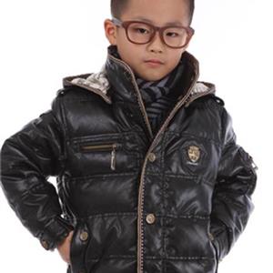 好童装，奥霆造