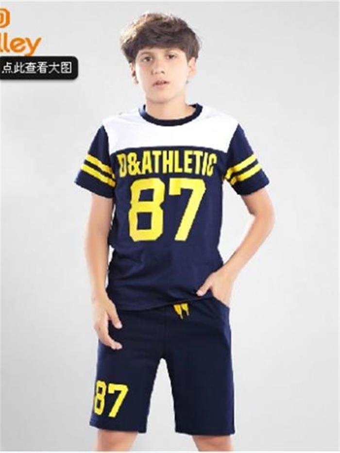 多力童装产品图