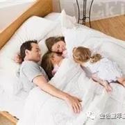 金色童年童装：孩子几岁跟父母分房睡最佳?