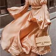 金果果| 真丝衣服如何洗才不掉色?