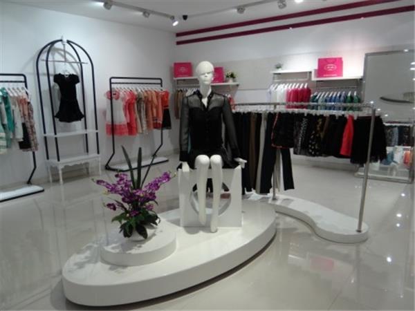 安宝儿婴童装店铺展示