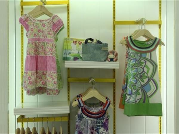 宝贝丫榜样时尚童装店铺展示