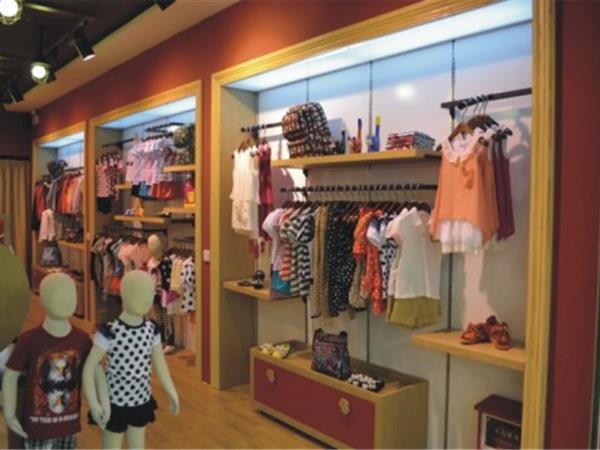 快活龙时尚童装店铺展示