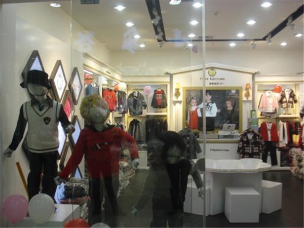 米斯维尼青少年装店铺展示