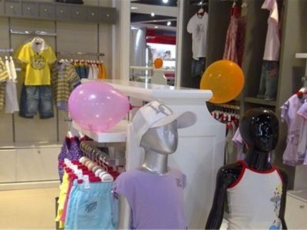 莱迪尚青少年装店铺展示