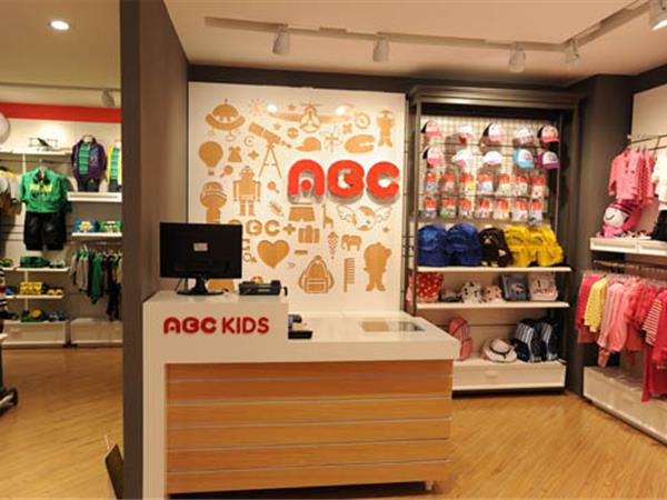 ABC时尚童装店铺展示