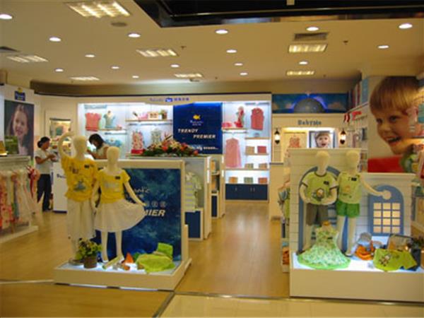 派克兰帝婴童装店铺展示