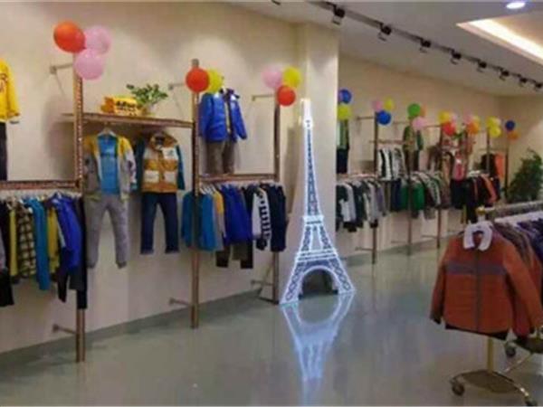 萨米奇时尚童装店铺展示
