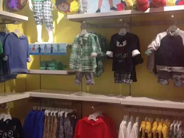金宝贝婴童装店铺展示
