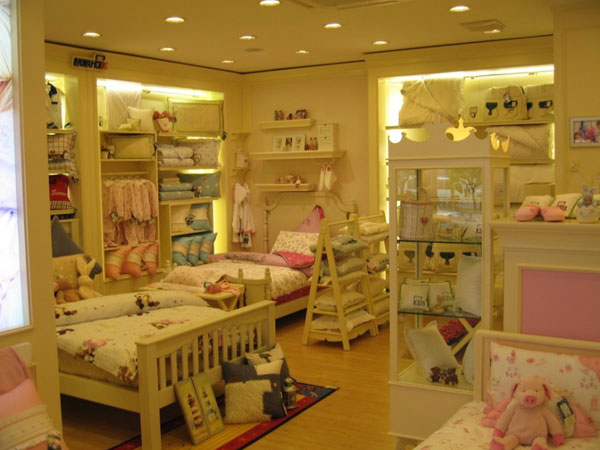 罗莱儿童婴童装店铺展示