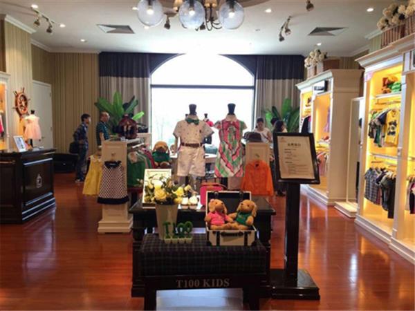 T100时尚童装店铺展示