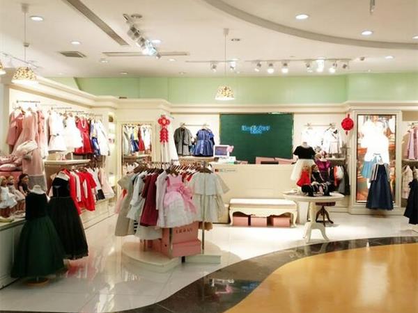 粒子粒姿时尚童装店铺展示