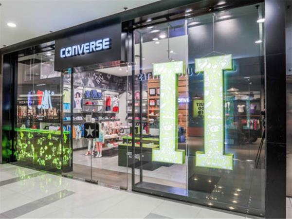 converse（匡威）青少年装店铺展示
