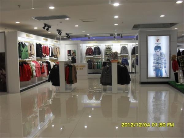 卡思恩泽青少年装店铺展示