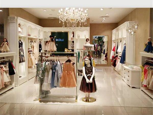 粒子粒姿时尚童装店铺展示