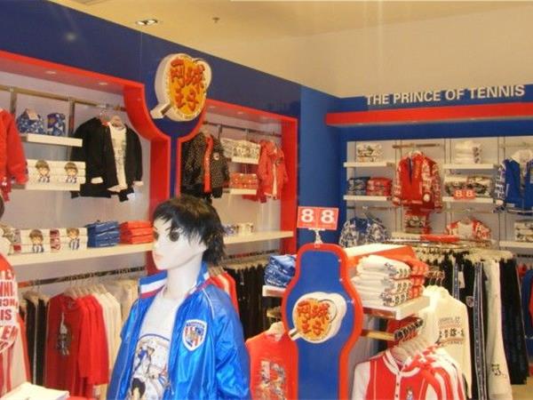 网球王子婴童装店铺展示