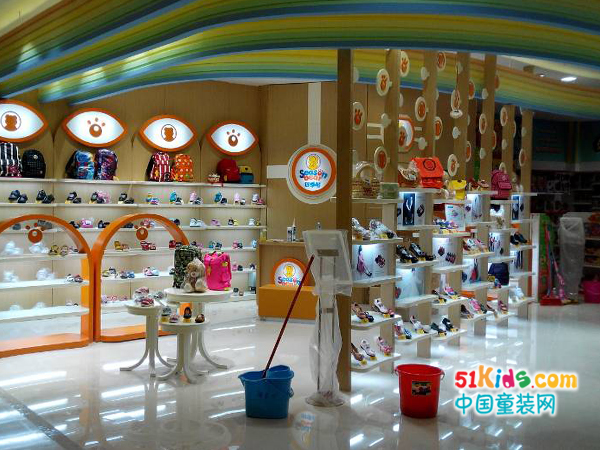 四季熊童鞋店铺展示