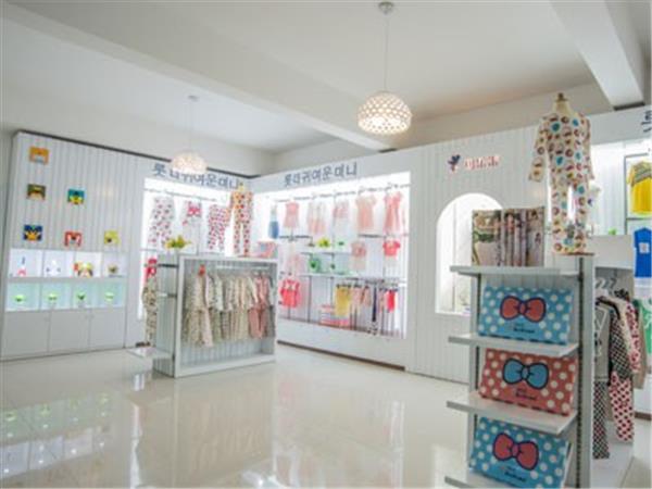 可乐米时尚童装店铺展示